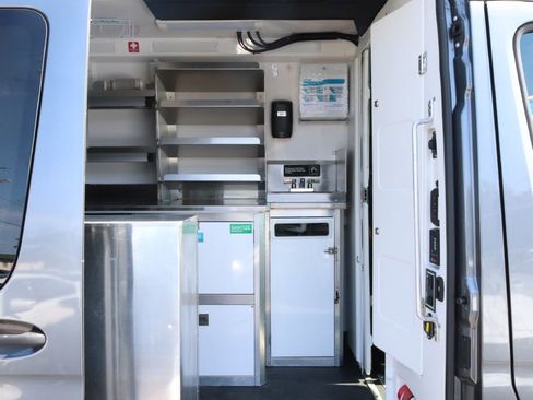 Used 2022 Mercedes-Benz Sprinter 4500 w/ Parking Package image 9