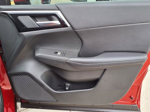 Used 2025 Mitsubishi Outlander 4WD Plug-In Hybrid image 10
