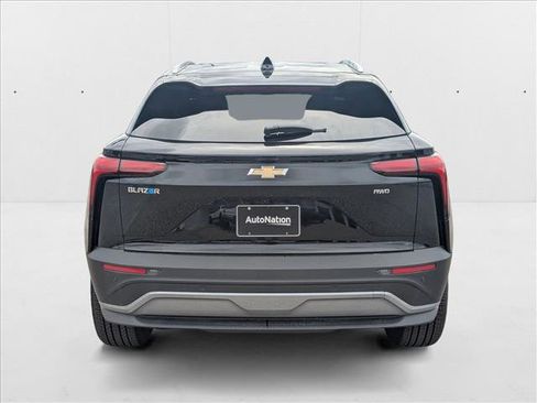 New 2025 Chevrolet Blazer EV LT image 6