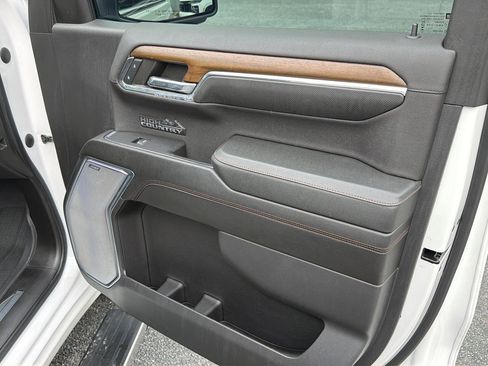 Used 2024 Chevrolet Silverado 1500 High Country AWD/4WD image 15