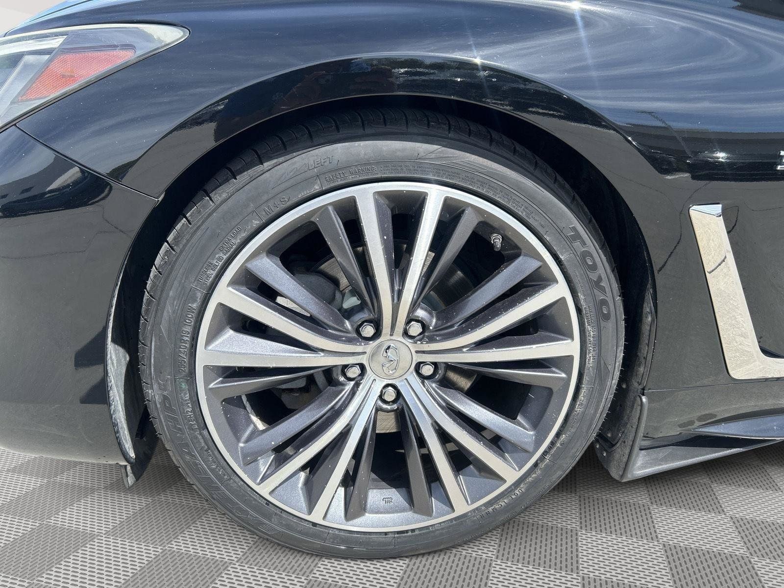 Used 2017 INFINITI Q60 3.0t w/ Premium Plus Package 3.0T AWD/4WD image 12