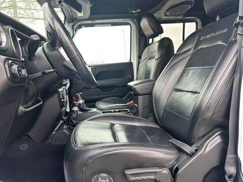 Used 2020 Jeep Gladiator Overland image 3
