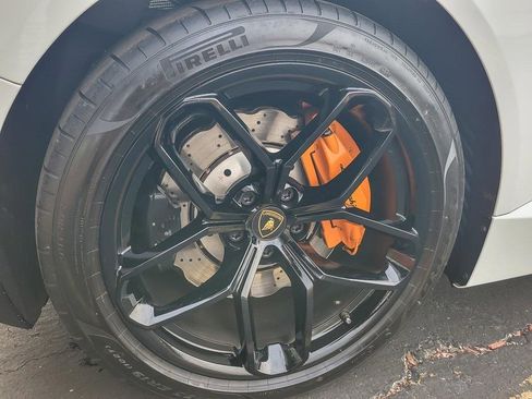 Used 2017 Lamborghini Huracan LP 580-2 image 10