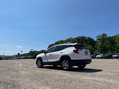 Used 2022 GMC Terrain SLE w/ Driver Convenience Package AWD/4WD image 8