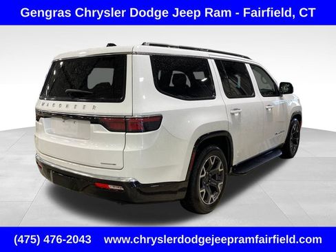 Certified 2024 Jeep Wagoneer Series III AWD/4WD image 6