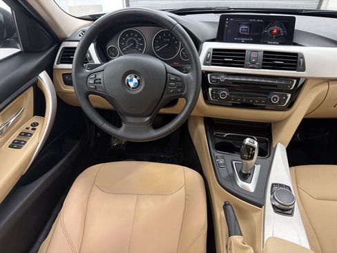 Used 2018 BMW 320i Sedan RWD image 25