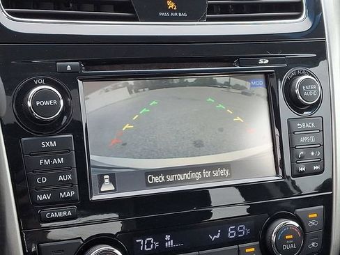 Used 2014 Nissan Altima 2.5 SL w/ Technology Package FWD image 4