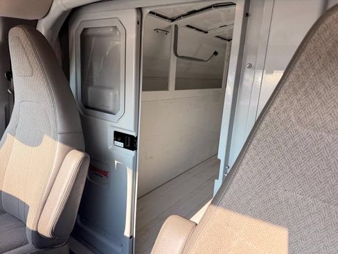 Used 2019 Chevrolet Express 3500 w/ Power Convenience Package RWD image 21