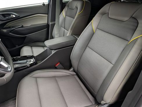 New 2026 Chevrolet Trax ACTIV w/ Sunroof Package FWD image 10
