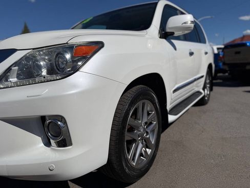 Used 2013 Lexus LX 570 4WD w/ Luxury Pkg image 21