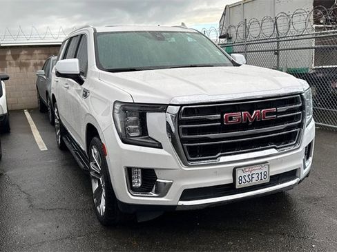 Used 2021 GMC Yukon SLT w/ SLT Luxury Plus Package image 2