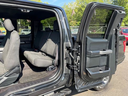 Used 2015 Ford F150 XLT w/ Equipment Group 301A Mid AWD/4WD image 17