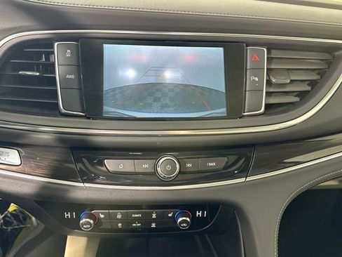 Used 2019 Buick Enclave Essence image 22