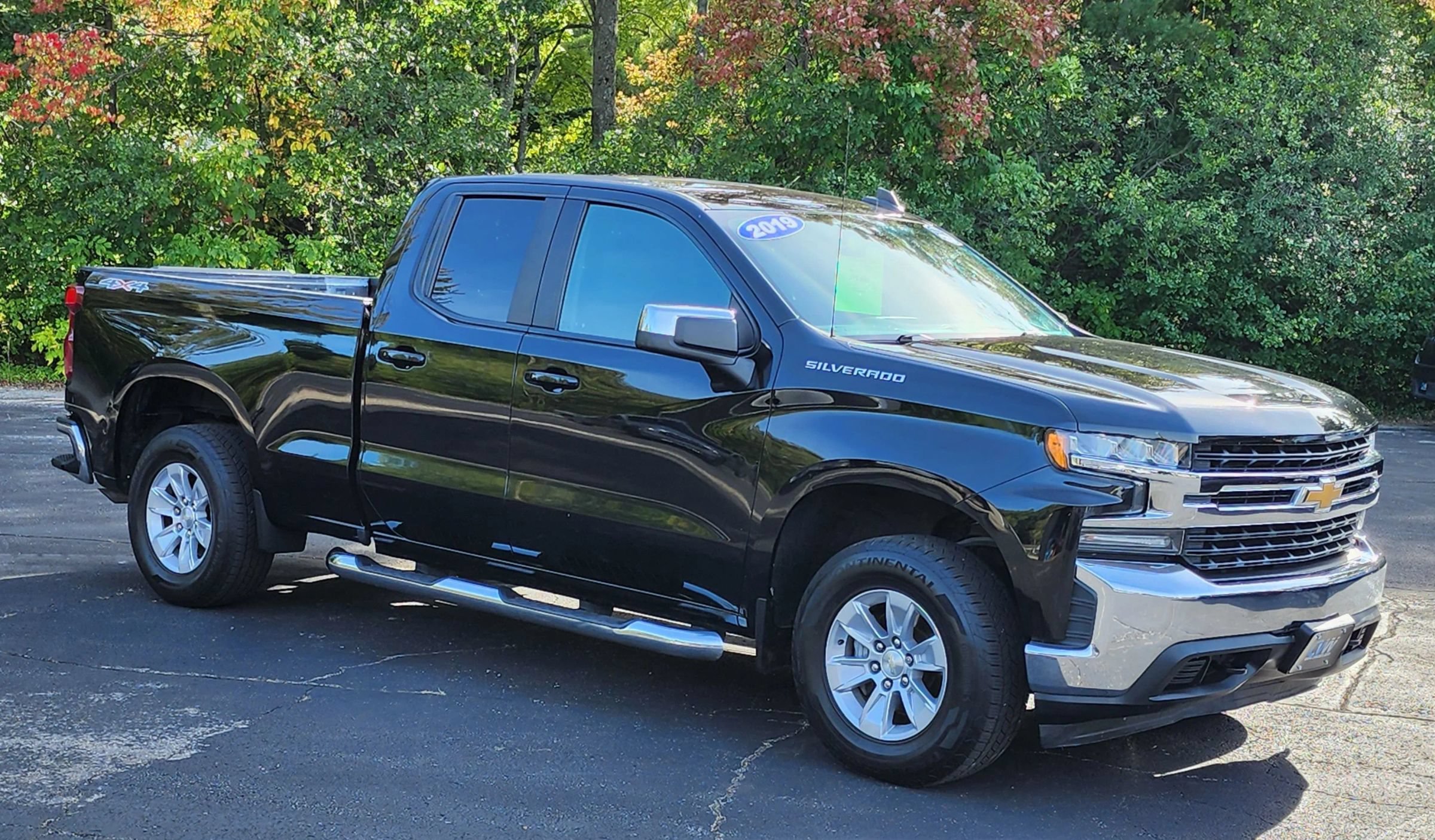 Used 2019 Chevrolet Silverado 1500 LT w/ All-Star Edition AWD/4WD image 2