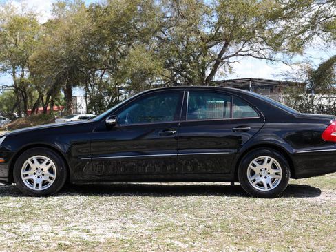 Used 2006 Mercedes-Benz E 350 4MATIC Sedan image 3