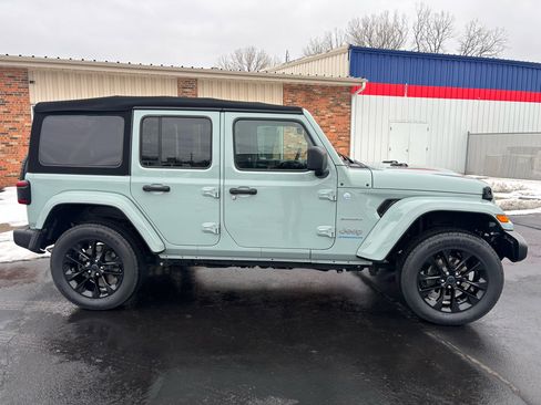 Used 2024 Jeep Wrangler Sahara image 2