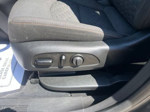 Certified 2020 Chevrolet Equinox LT FWD image 11
