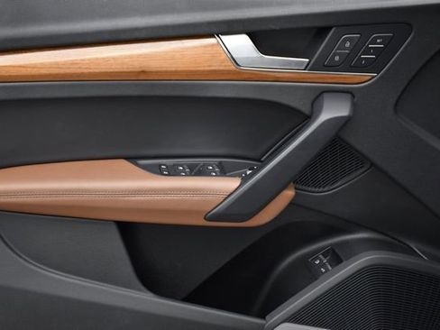 Used 2021 Audi Q5 e Prestige w/ Prestige Package image 21