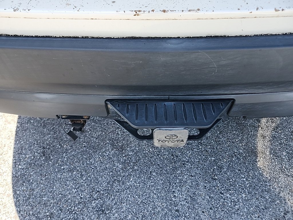 Used 2019 Toyota Highlander XLE FWD image 22