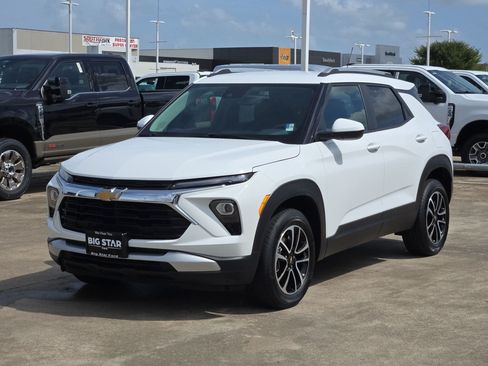 Used 2025 Chevrolet TrailBlazer LT AWD/4WD image 10