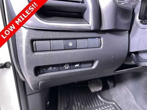 Used 2023 Nissan Rogue SV w/ SV Premium B Package image 18