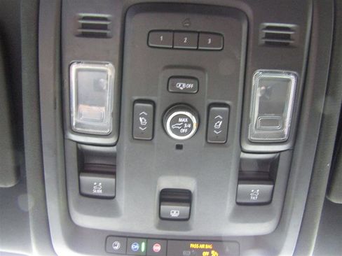 Used 2021 GMC Yukon Denali image 28