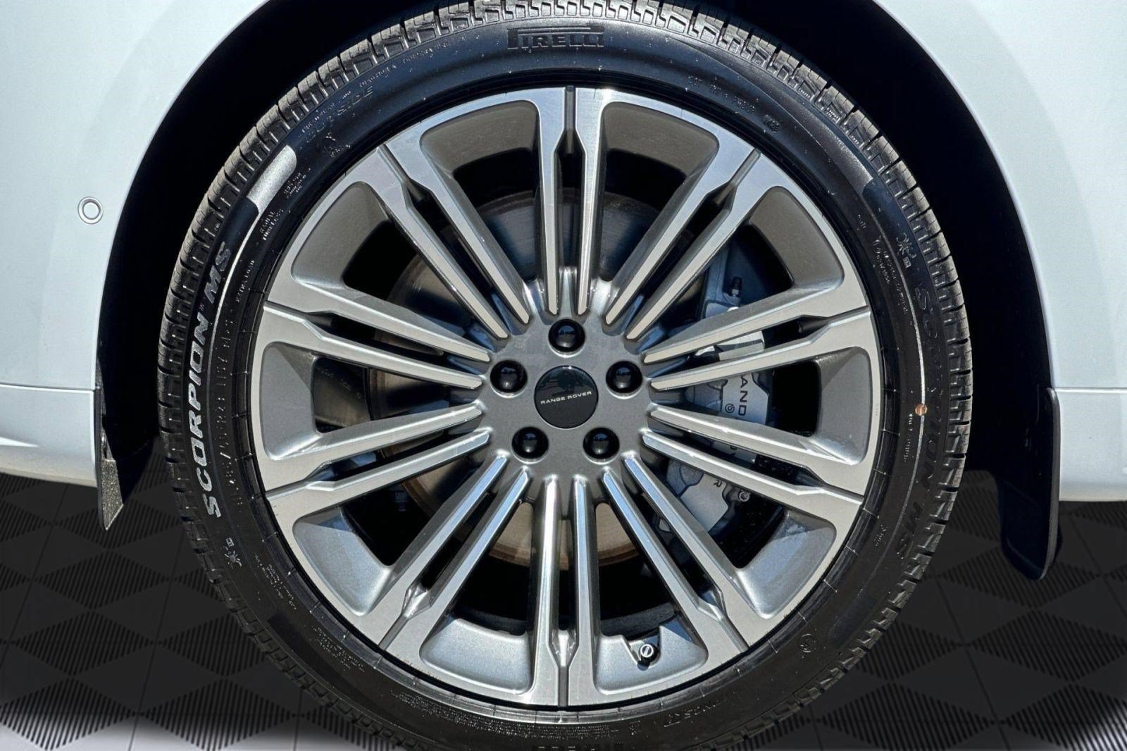 New 2026 Land Rover Range Rover Sport Dynamic SE AWD/4WD image 12