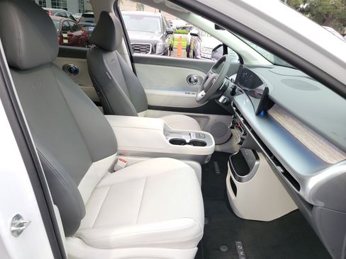 Certified 2026 Hyundai Ioniq 9 SEL image 17