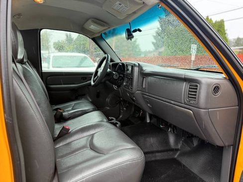 Used 2003 GMC Sierra 2500 W/T RWD image 17