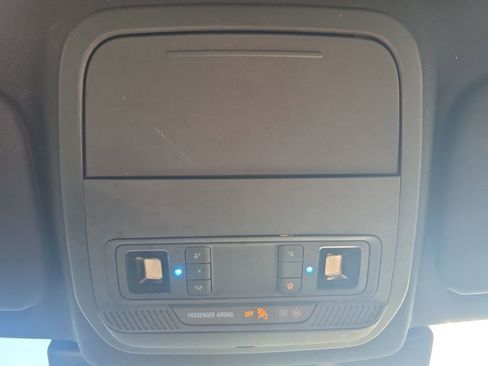 Used 2020 Ford Explorer XLT w/ Equipment Group 202A image 41