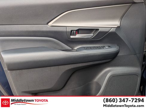 Certified 2024 Toyota Grand Highlander AWD image 10