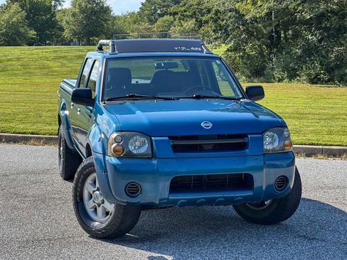 Used 2004 Nissan Frontier S/C image 9