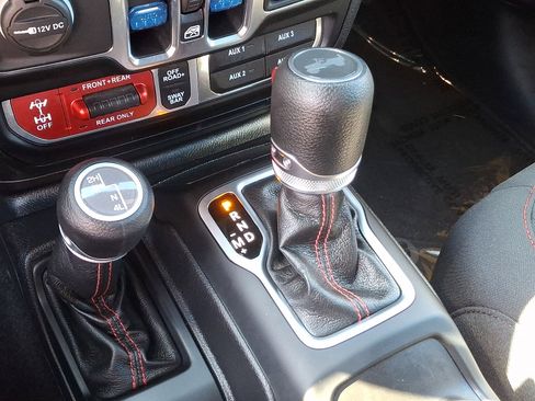 Used 2021 Jeep Wrangler Unlimited Rubicon AWD/4WD image 14