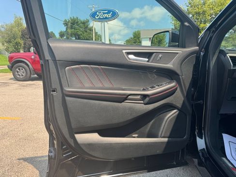 Used 2023 Ford Edge ST-Line w/ Class II Trailer Tow Package AWD/4WD image 16