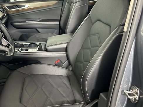 Used 2024 Volkswagen Atlas SE image 10