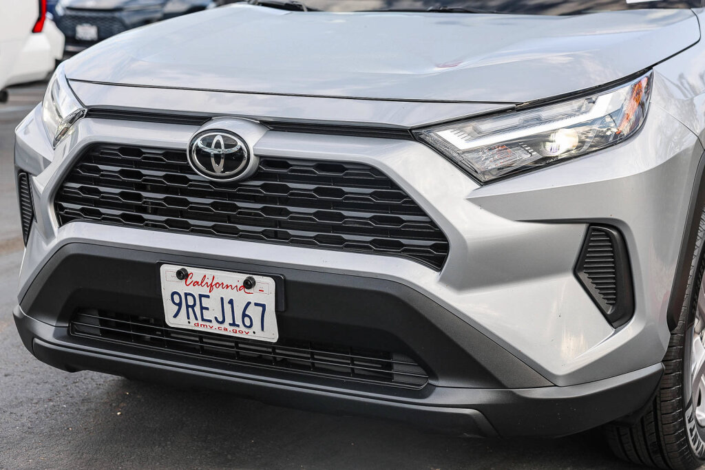 Certified 2025 Toyota RAV4 XLE FWD image 21