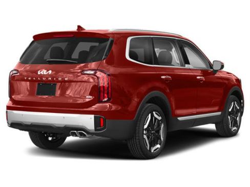 Used 2023 Kia Telluride S image 2