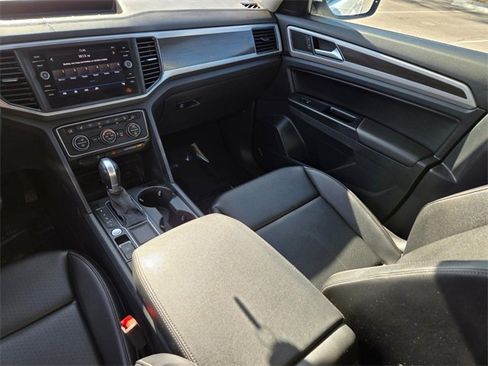 Used 2019 Volkswagen Atlas SE w/ Panoramic Sunroof Package image 17