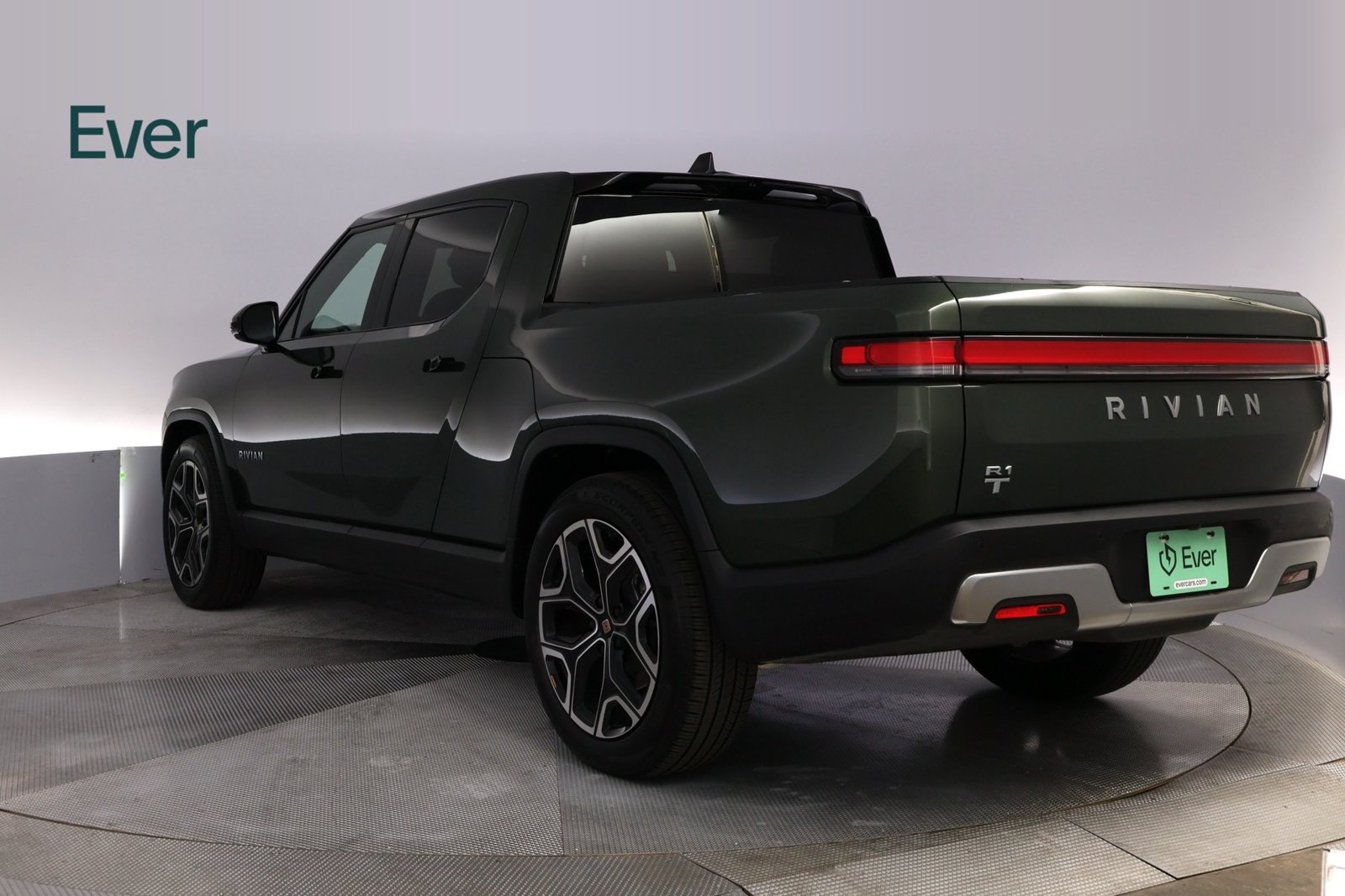 Used 2025 Rivian R1T Adventure Dual AWD/4WD image 17