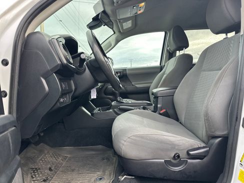 Used 2021 Toyota Tacoma SR image 10