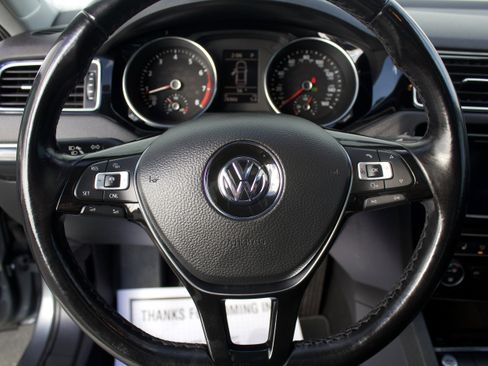 Used 2017 Volkswagen Jetta SEL FWD image 14