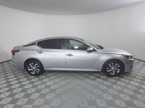 Used 2020 Nissan Altima 2.5 S FWD image 4
