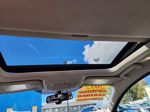 Used 2012 Ford Focus Titanium image 23