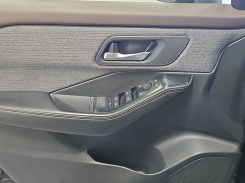 Used 2023 Nissan Rogue SV image 20