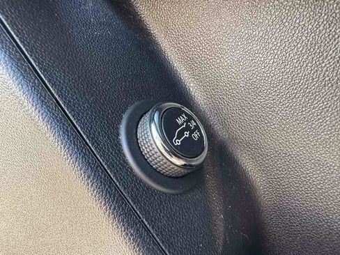 Used 2019 Cadillac XT5 Luxury FWD image 28