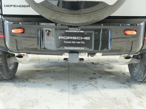 Used 2025 Land Rover Defender 110 X image 13