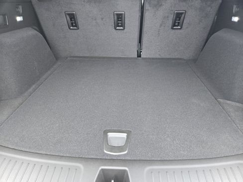 New 2025 Cadillac XT5 Luxury image 21