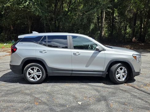 Used 2022 GMC Terrain SLE FWD image 32