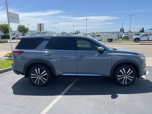 Used 2024 Nissan Pathfinder Platinum w/ Cargo Package FWD image 16