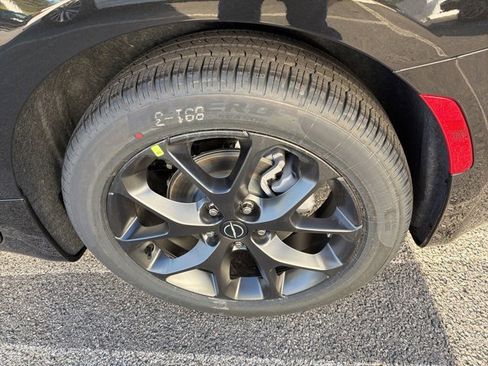 New 2026 Chrysler Pacifica Select image 5